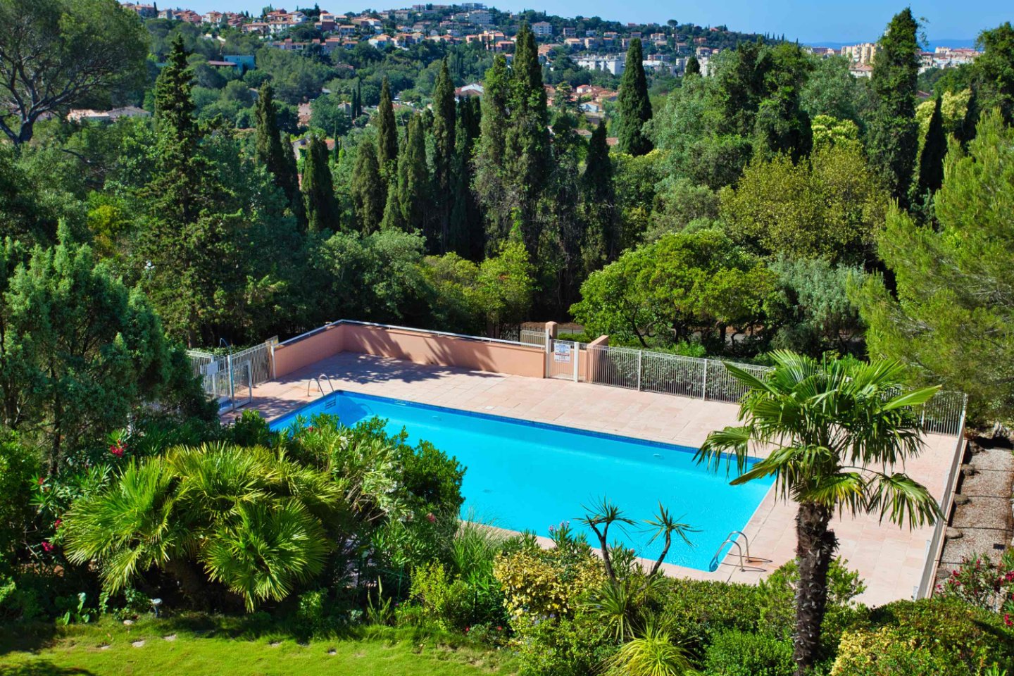 APARTMENT 4 ROOMS - ST RAPHAEL - 103.81 m2 - SOLD