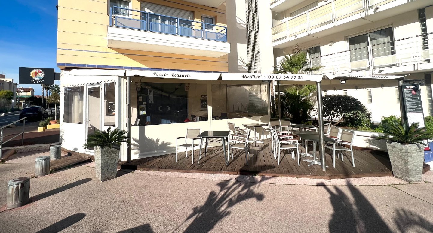 LOCAL COMMERCIAL A VENDRE - FREJUS - 30.44 m2 - 112525 € 