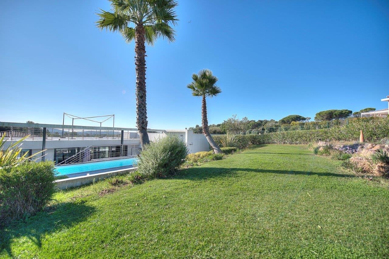 VILLA CONTEMPORAINE A VENDRE - ST RAPHAEL LES VEYSSIERES - 216 m2 - 1740000 €