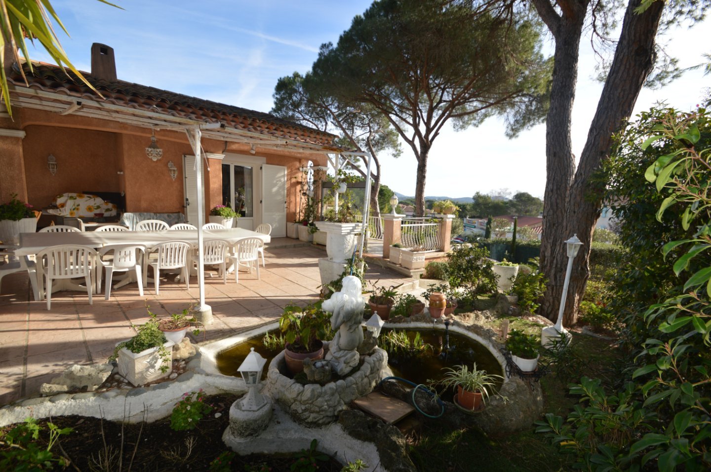 VILLA A VENDRE - FREJUS - 140 m2 - 830000 €