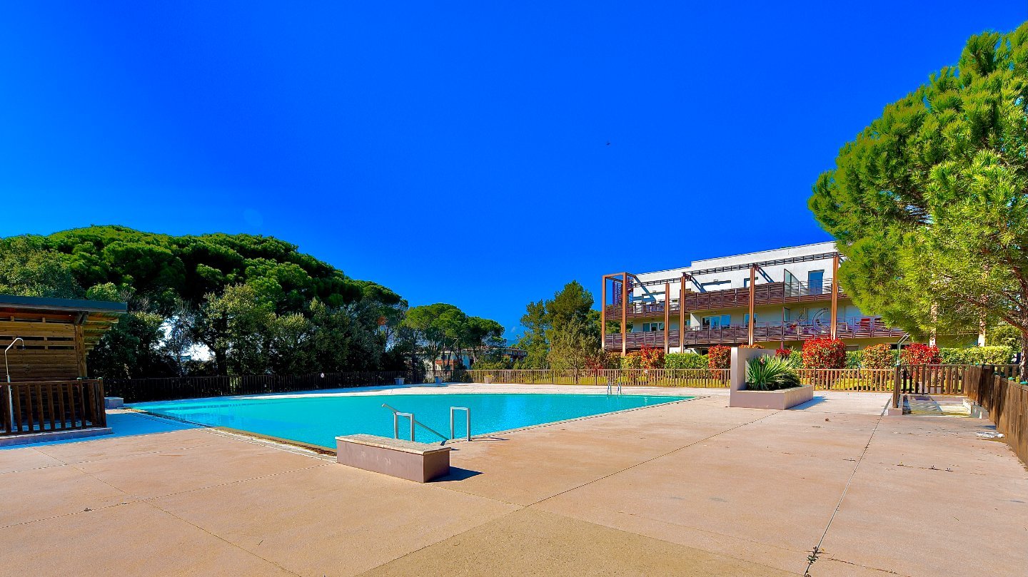APPARTEMENT T2 A VENDRE - FREJUS - 51,18 m2 - 233200 €