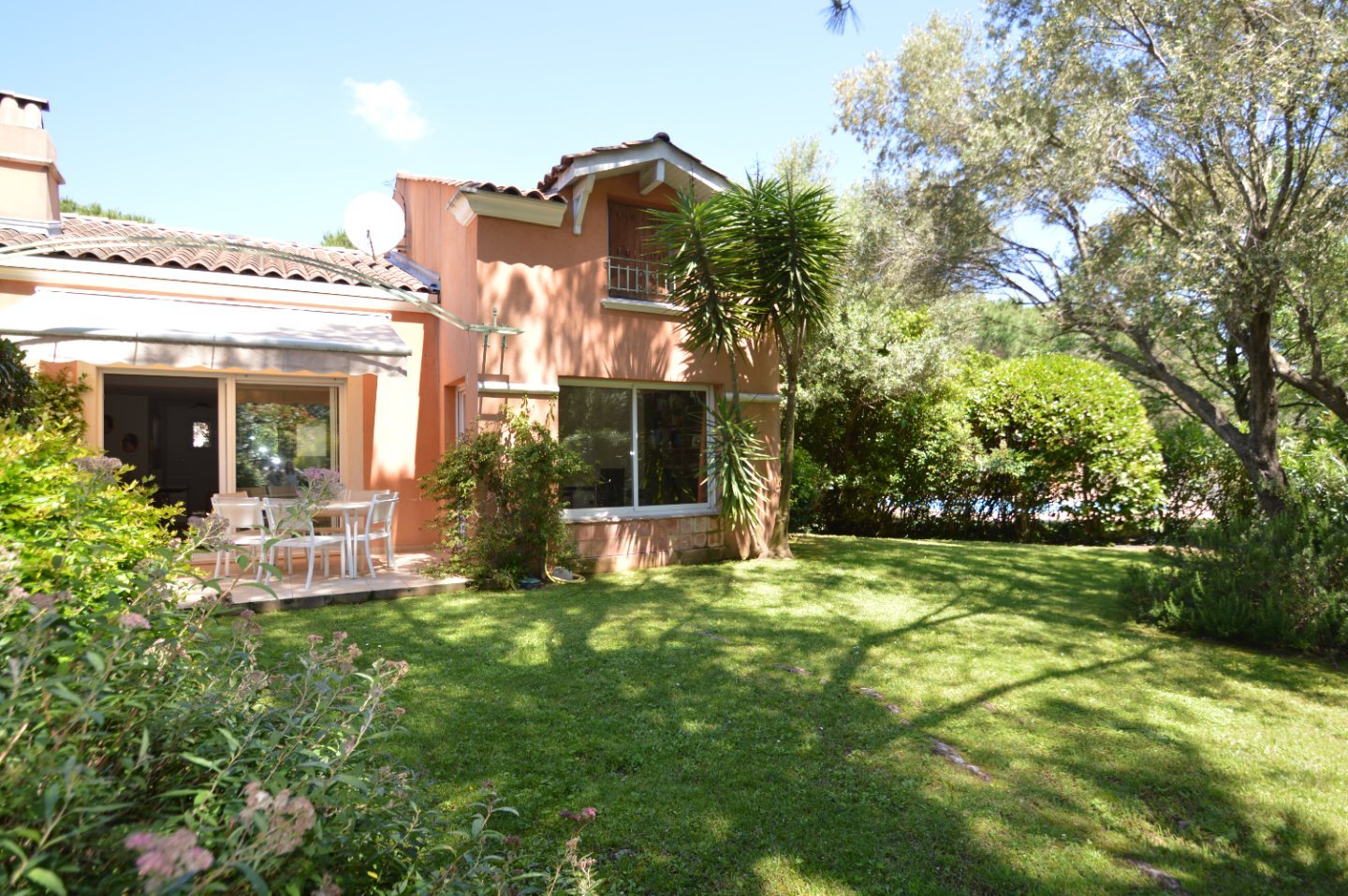VILLA A VENDRE - ST RAPHAEL - 94 m2 - 575000 €