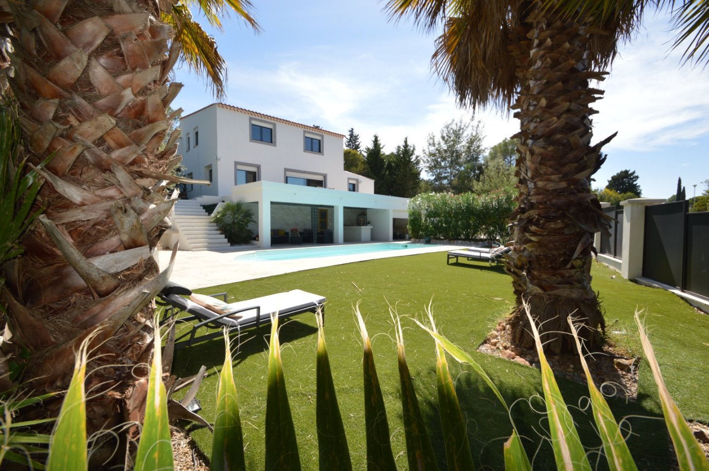 MAISON A VENDRE - ROQUEBRUNE SUR ARGENS - 131 m2 - 635000 €