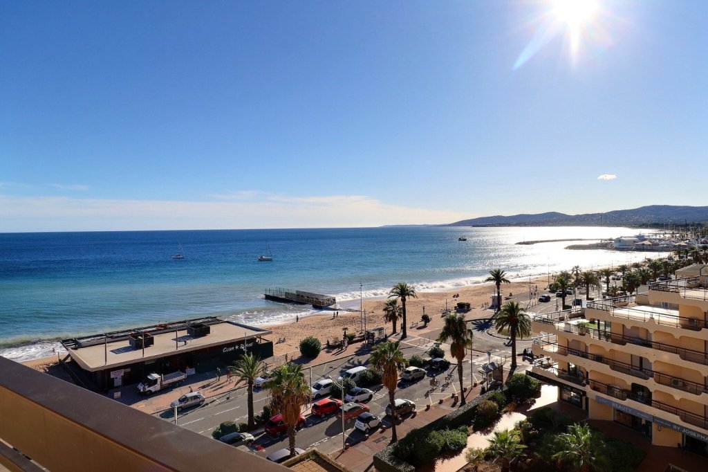 APARTMENT 2 ROOMS FOR SALE - FREJUS PLAGE - 53 m2 - 435000 €