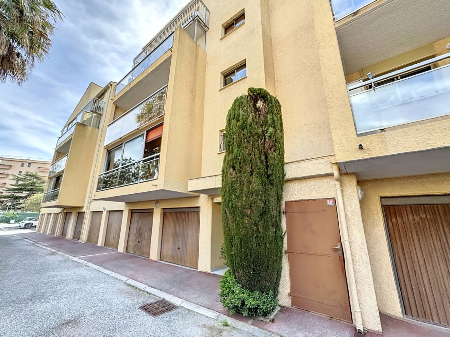 APPARTEMENT T2 A VENDRE - ST RAPHAEL - 41 m2 - 189000€