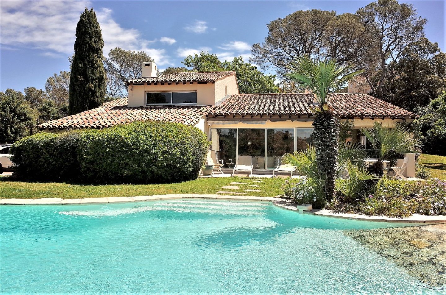 VILLA FOR SALE - ST RAPHAEL VALESCURE - 205 m2 - 1288000€