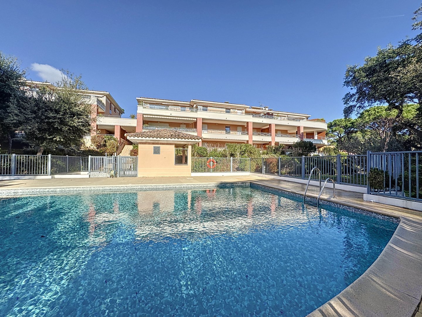 APARTMENT 4 ROOMS FOR SALE - ST RAPHAEL - 108.09 m2 - 780 000 €