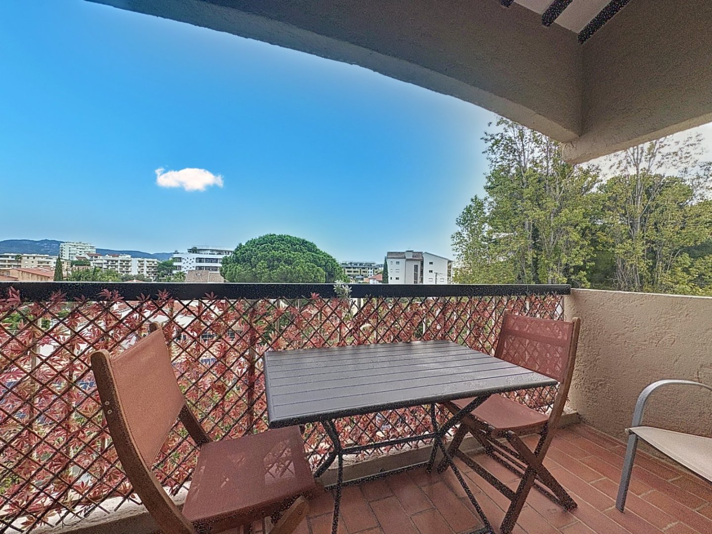 STUDIO A VENDRE - FREJUS - 26.15 m2 - 182000€