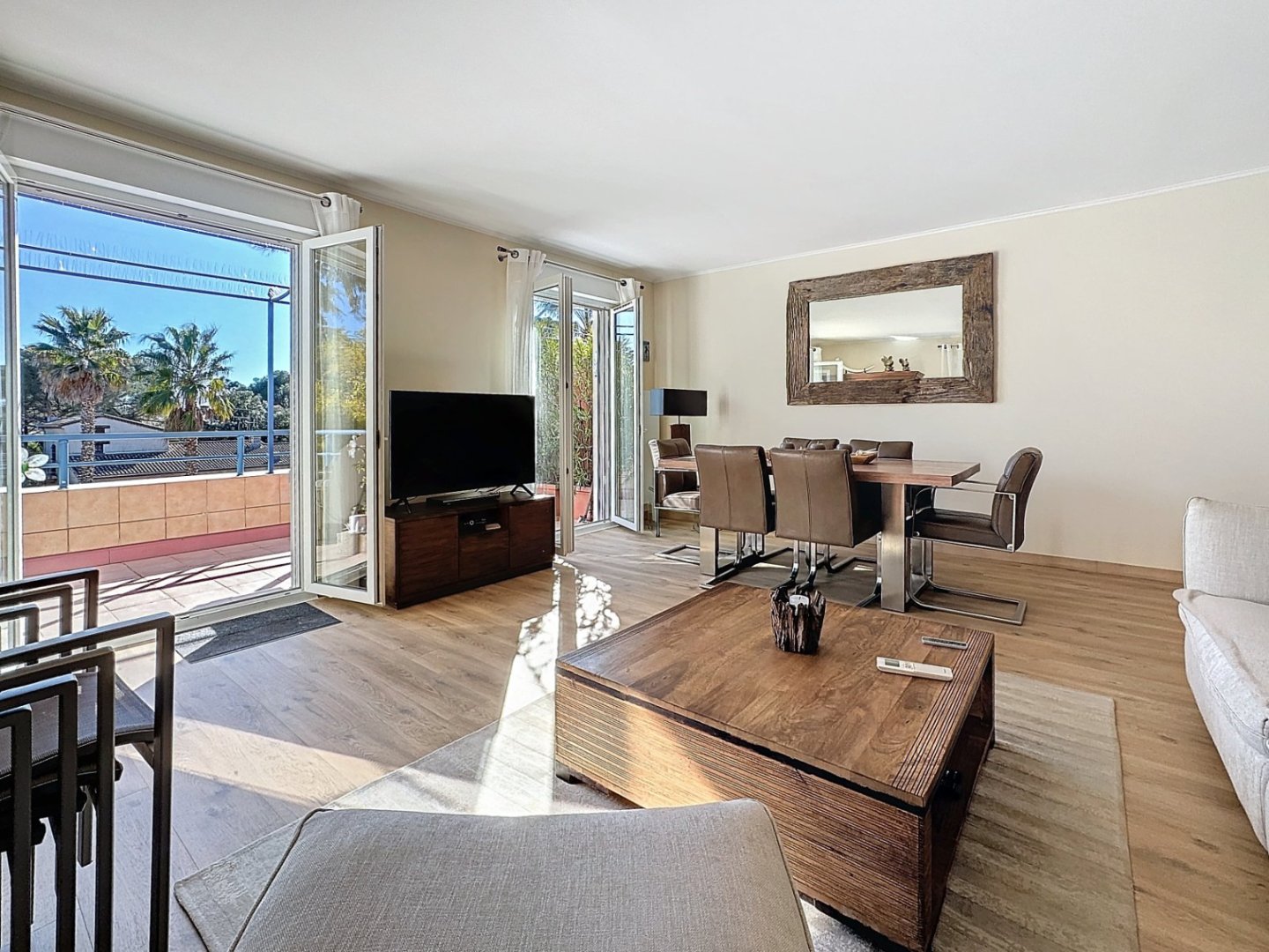 APARTMENT 4 ROOMS FOR SALE - ST RAPHAEL - 95 m2 - 630000€