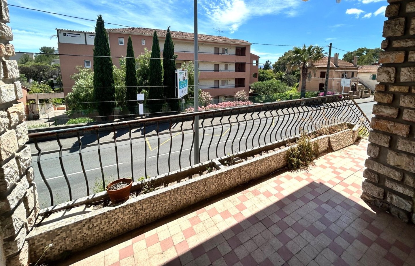 APPARTEMENT T5 A VENDRE - ST RAPHAEL - 120.9 m2 - 180000€