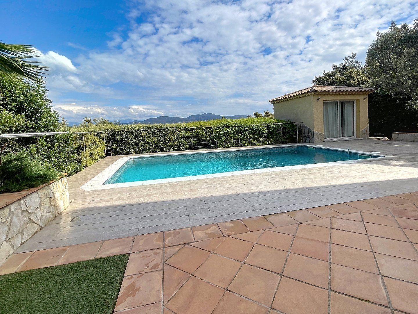 MAISON A VENDRE - ST RAPHAEL SAINT SEBASTIEN - 173 m2 - 1088000€
