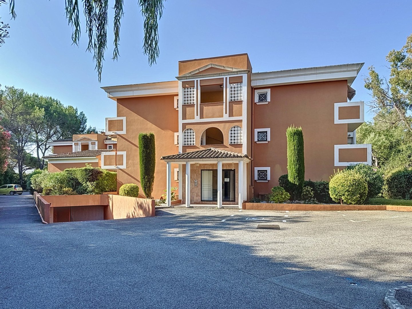 APARTMENT 3 ROOMS FOR SALE - ST RAPHAEL - 94 m2 - 710 000 €