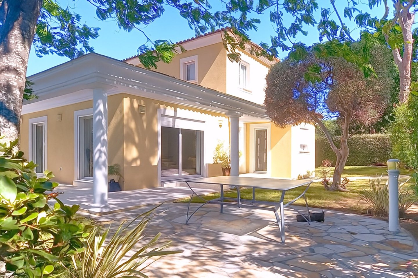 VILLA FOR SALE - ST RAPHAEL - 168 m2 - 898 000 €