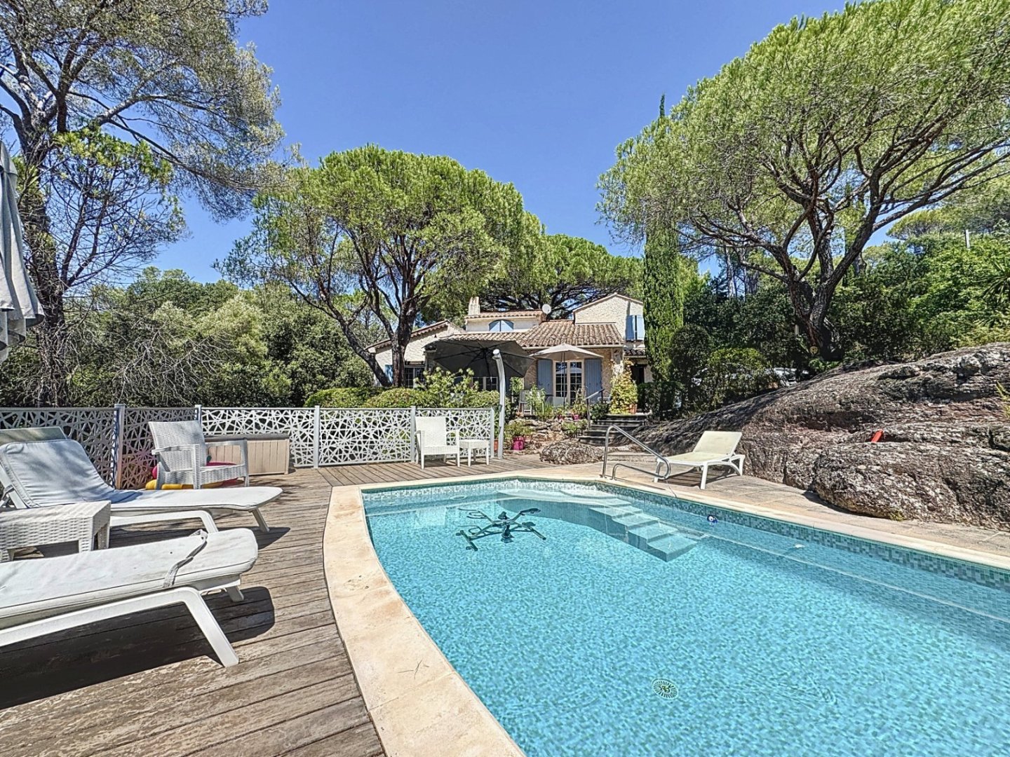 VILLA FOR SALE - ST RAPHAEL - 155 m2 - 966 000 €