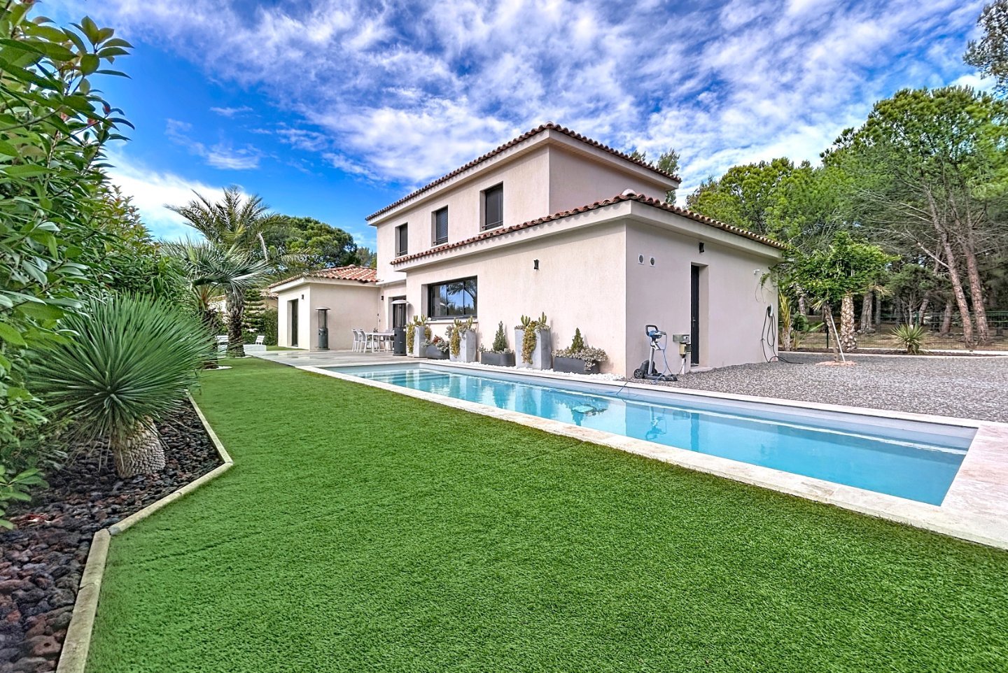 VILLA A VENDRE - ST RAPHAEL - 152 m2 - 1 145 000 €
