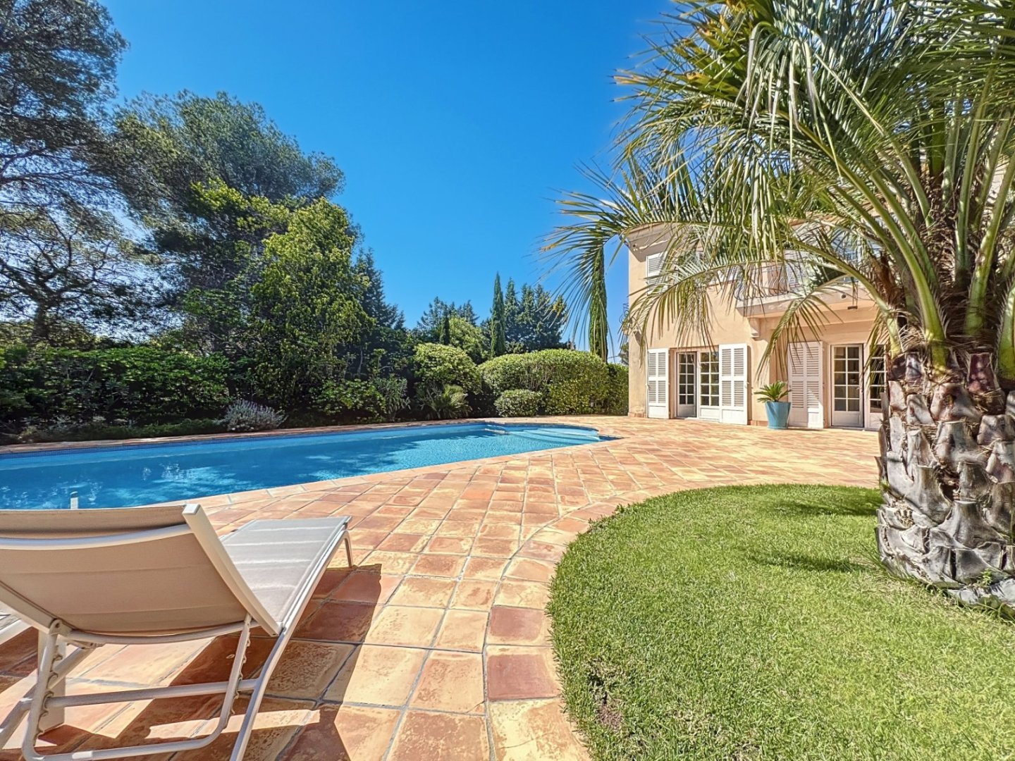 VILLA INDIVIDUELLE BOULOURIS A VENDRE - ST RAPHAEL BOULOURIS - 350 m2 - 1600000€