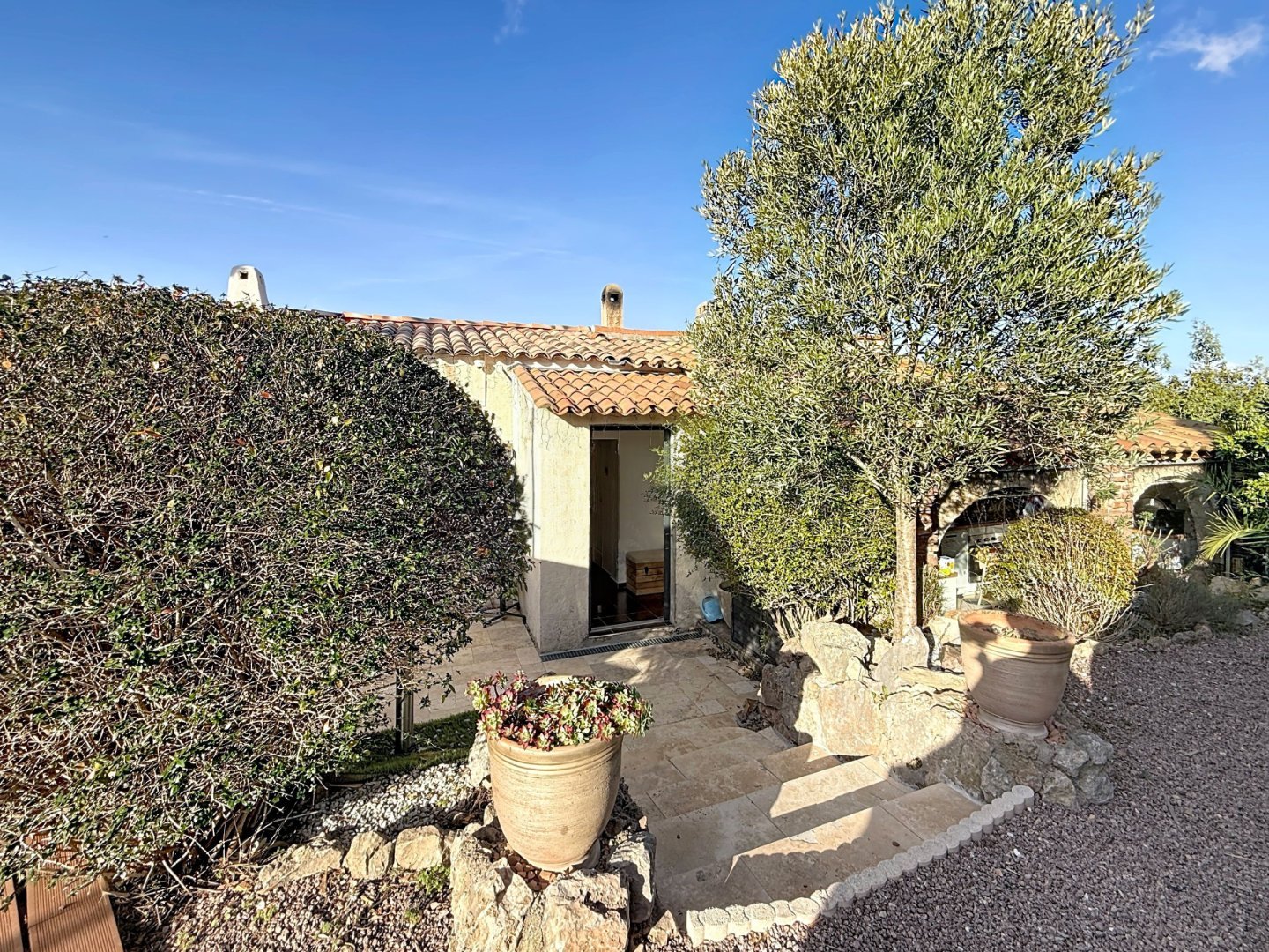 MAISON 5 PIECES FREJUS A VENDRE - FREJUS - 127 m2 - 525�000�&euro;