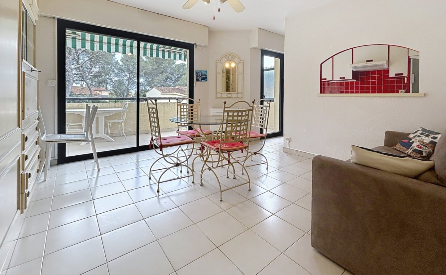 APARTMENT 2 ROOMS FOR SALE - ST RAPHAEL - 44.26 m2 - 250�000�&euro;