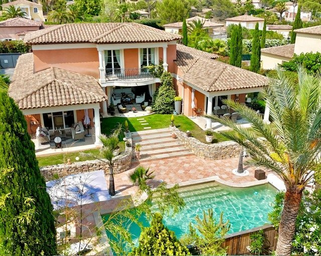 VILLA FOR SALE - ST RAPHAEL - 180 m2 - 1�290�000�&euro;