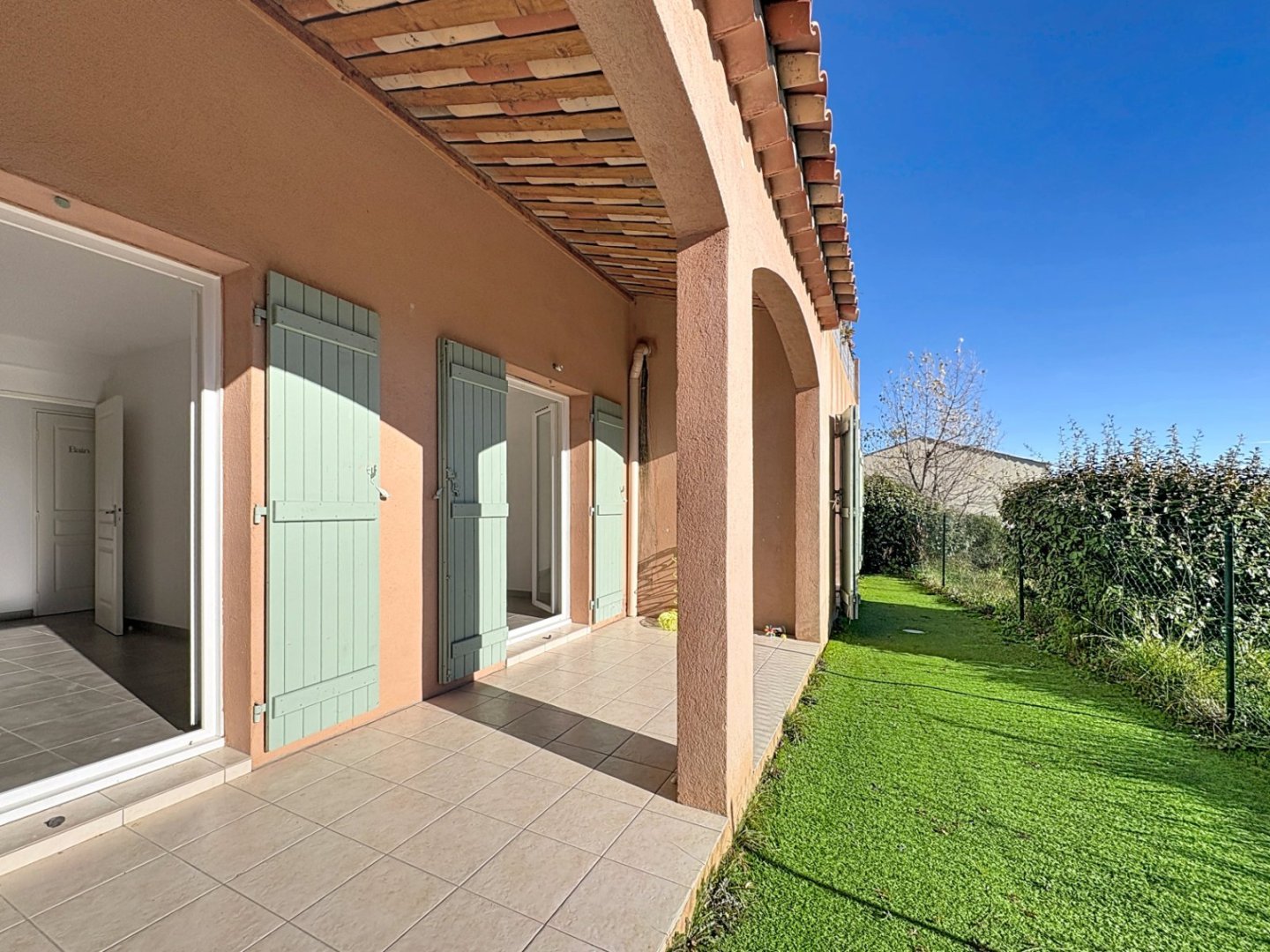 APPARTEMENT T4 A VENDRE - ROQUEBRUNE SUR ARGENS - 77.64 m2 - 317�100�&euro;
