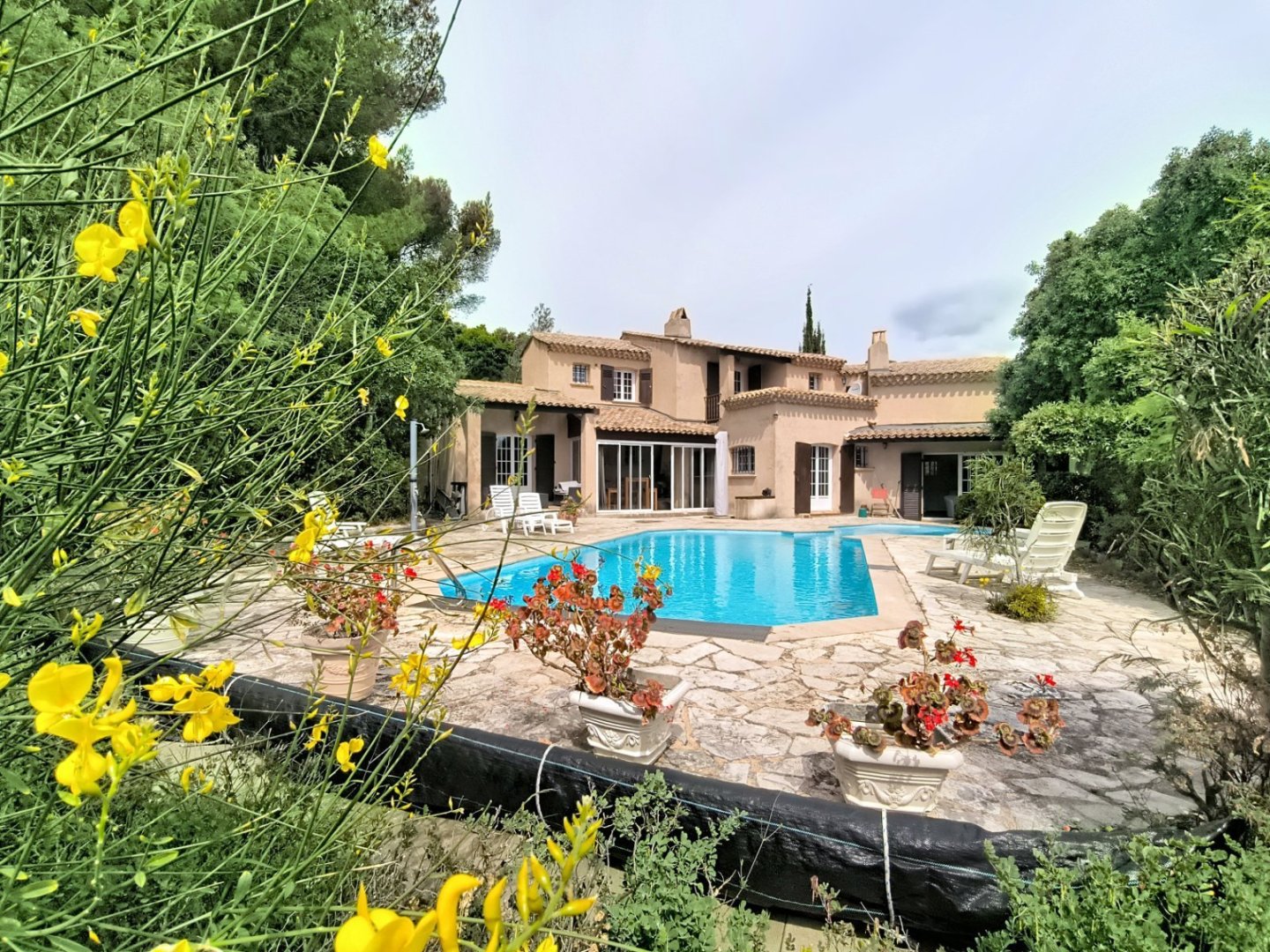 VILLA A VENDRE - ST RAPHAEL - 173.53 m2 - 1 180 000 &euro;