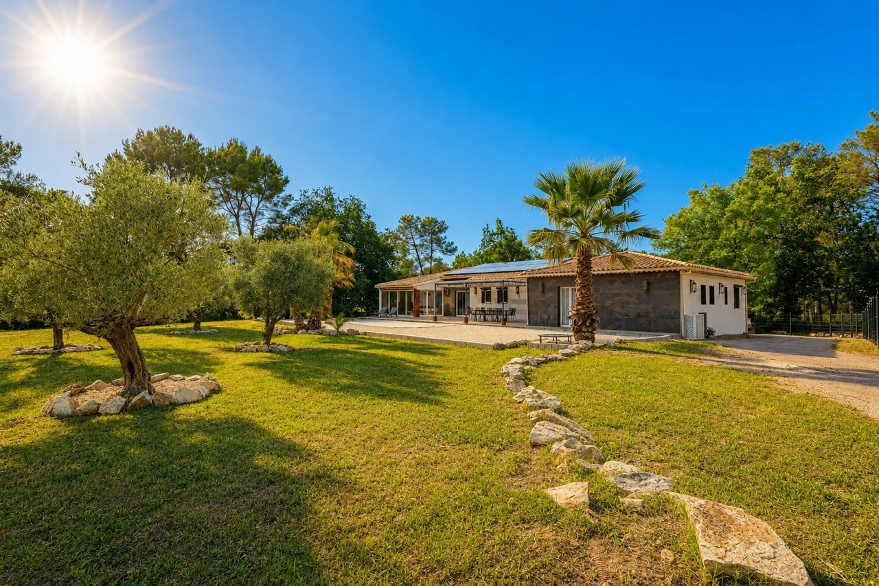 VILLA DE GRAND STANDING A VENDRE - TRANS EN PROVENCE - 325 m2 - 1 295 000 &euro;