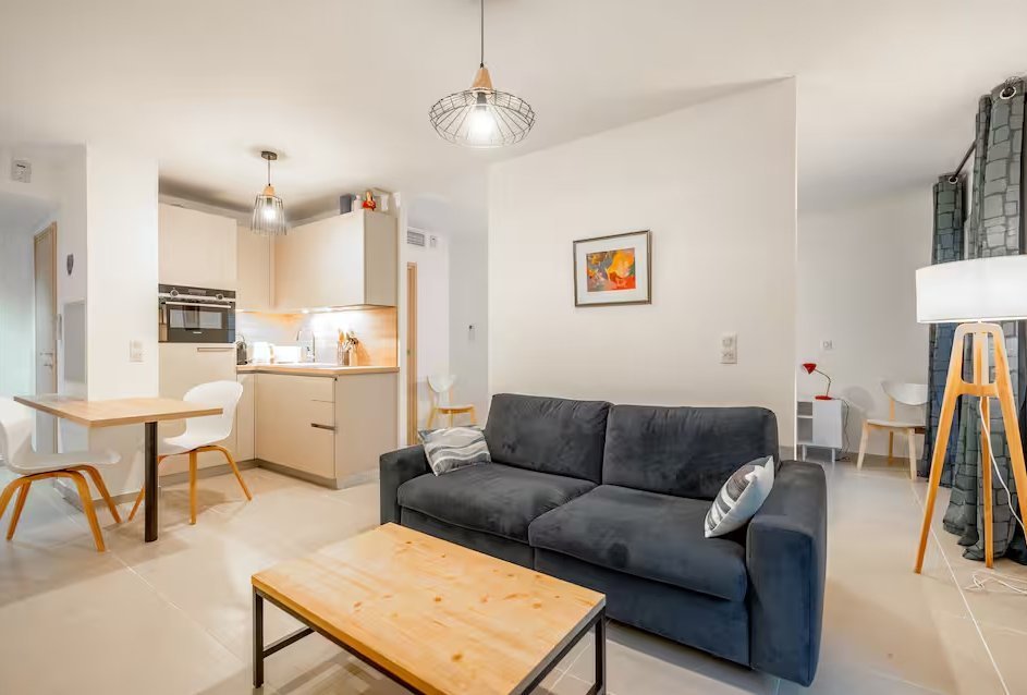 Centre ville - bel appt T2+ TERRASSE A VENDRE - ST TROPEZ - 40 m2 - 850 000 &euro;