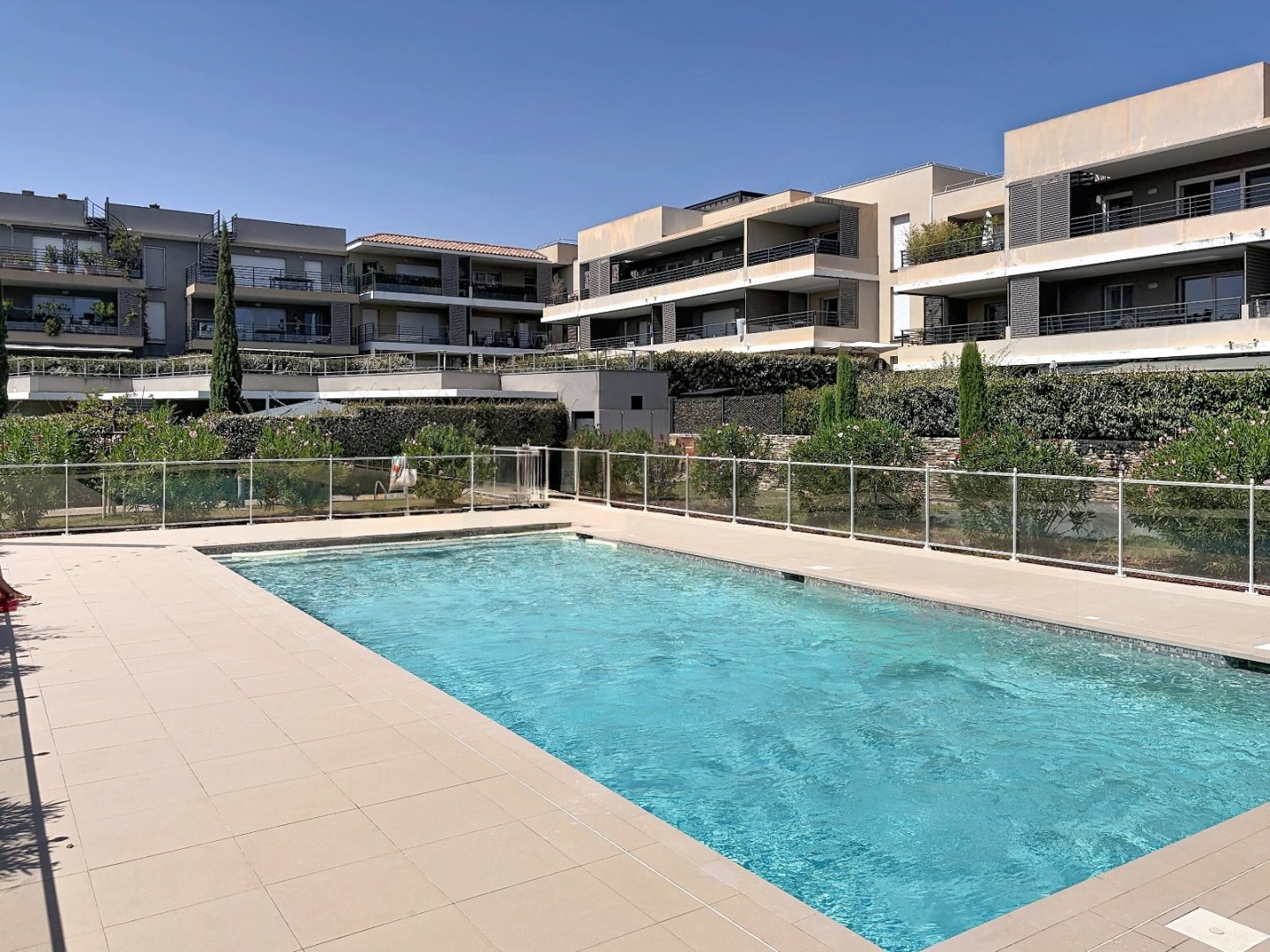 APPARTEMENT T3 A VENDRE - FREJUS - 67.72 m2 - 375 000 &euro;
