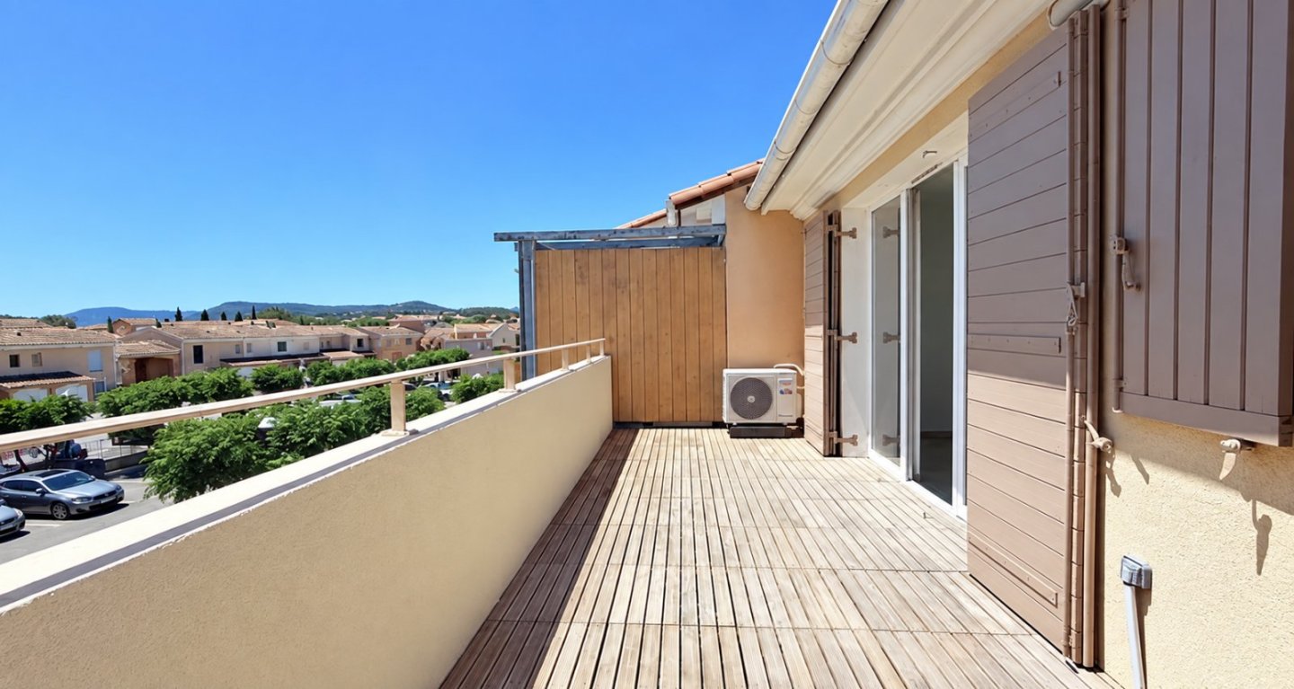 APARTMENT 2 ROOMS FOR SALE - COGOLIN - 45 m2 - 249 000 &euro;