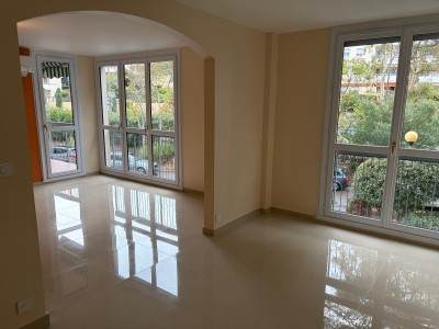 APPARTEMENT T3 A VENDRE - ST RAPHAEL - 76.76 m2 - 270 000 &euro;