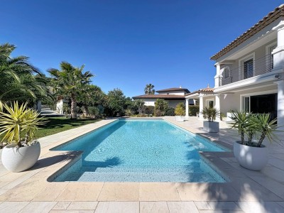 VILLA A VENDRE - ST RAPHAEL - 157.7 m2 - 1 325 000 &euro;