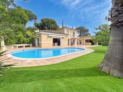 VILLA A VENDRE - ST RAPHAEL - 187 m2 - 1 570 000 &euro;