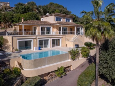 VILLA A VENDRE - ST RAPHAEL Villa contemporaine à Saint-Raphaël - 297 m2 - 1 370 000 &euro;