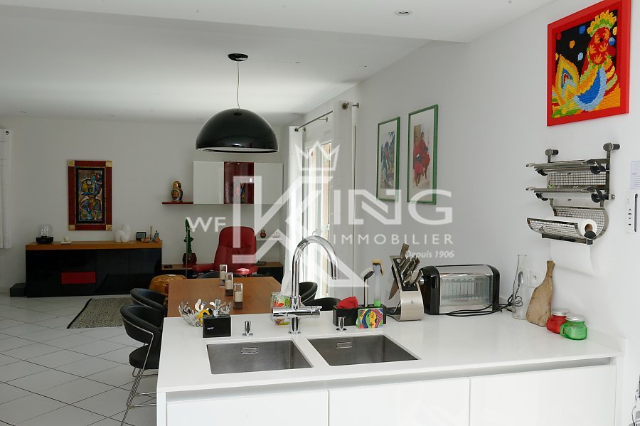 Maison individuelle A VENDRE - BAGNOLS EN FORET - 130 m2 - 724 000 €