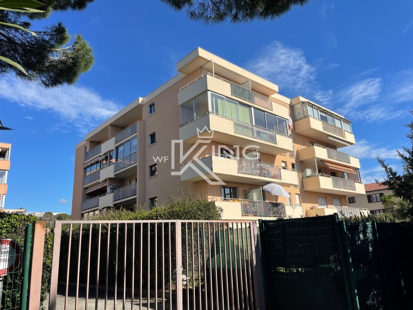 Appartement 32m� � r�nover A VENDRE - FREJUS - 32 m2 - 129�900�&euro;