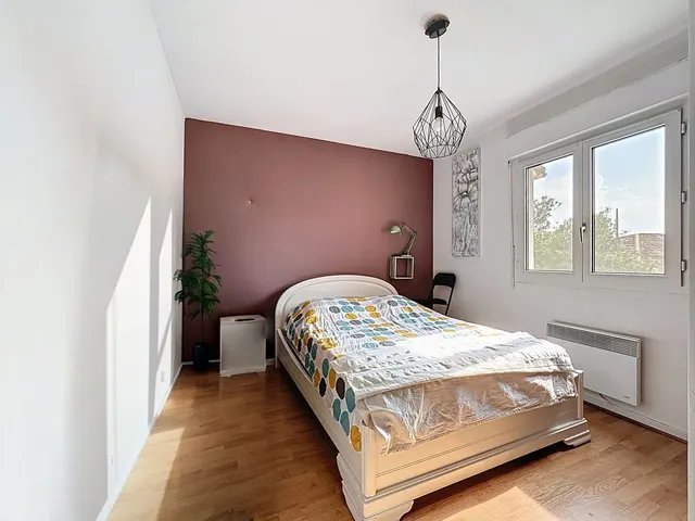 Saint Raphal T2  deux pas du centre-ville