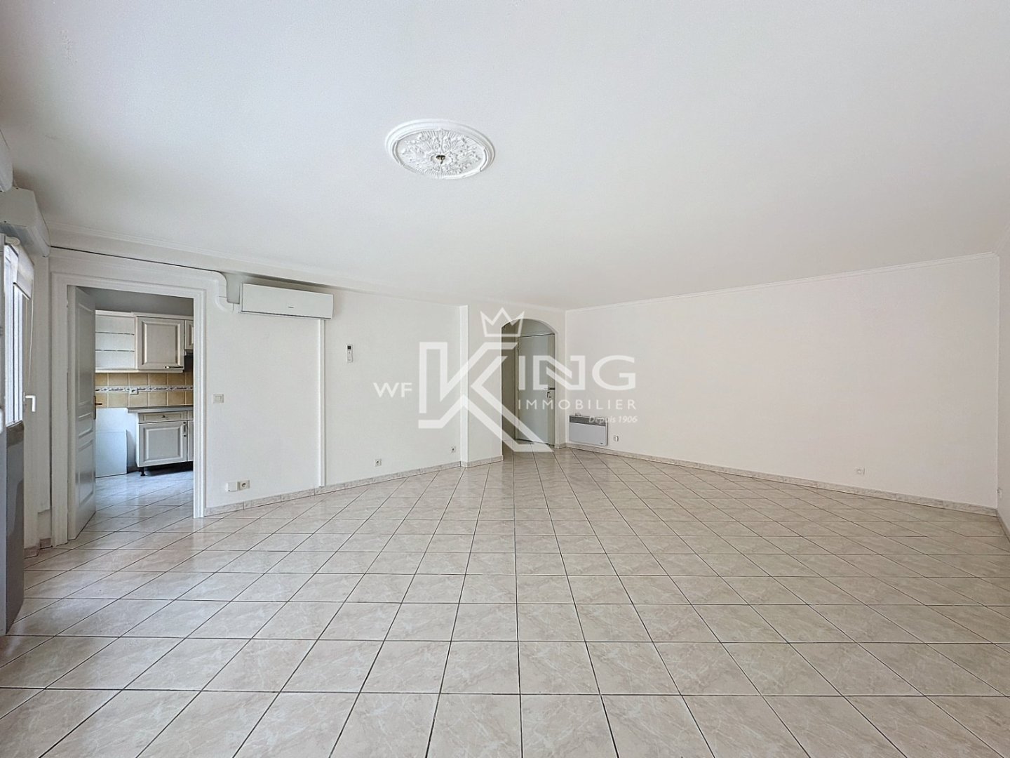 CENTRE VILLE LES ISCLES SAINT RAPHAEL
