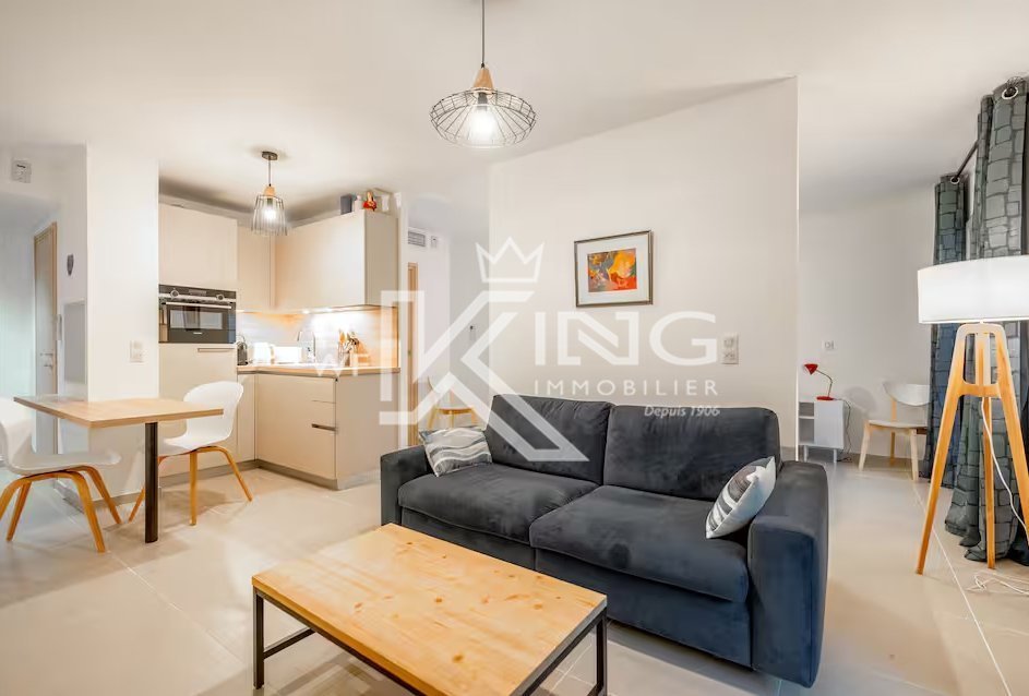 Appartement T2 de 40 m² au cœur de Saint-Tropez, place des Lices.