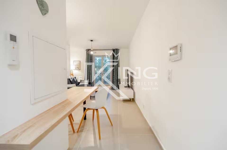 Appartement T2 de 40 m² au cœur de Saint-Tropez, place des Lices.