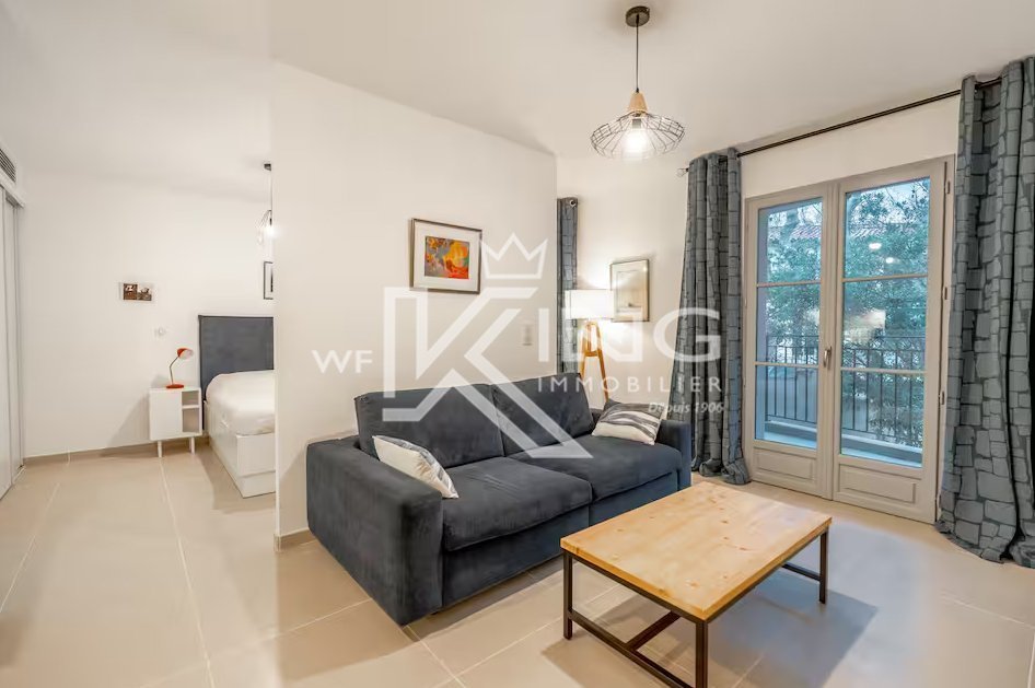 Appartement T2 de 40 m² au cœur de Saint-Tropez, place des Lices.