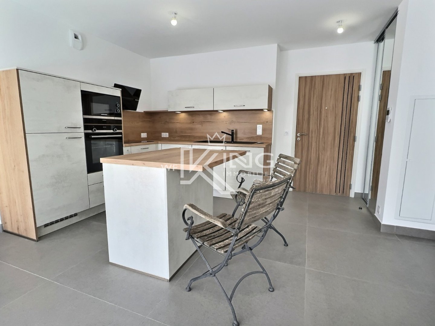 BOULOURIS PROCHE MER DANS RESIDENCE DE STANDING