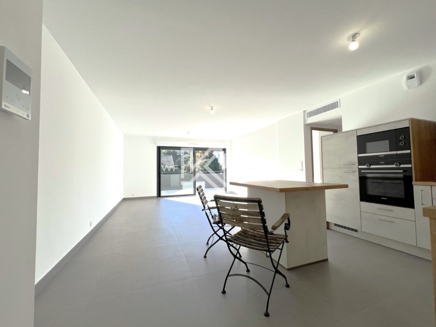 BOULOURIS PROCHE MER DANS RESIDENCE DE STANDING