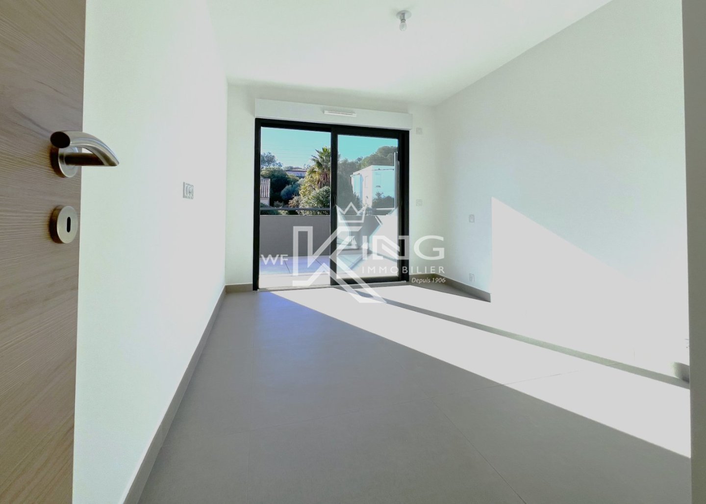 BOULOURIS PROCHE MER DANS RESIDENCE DE STANDING