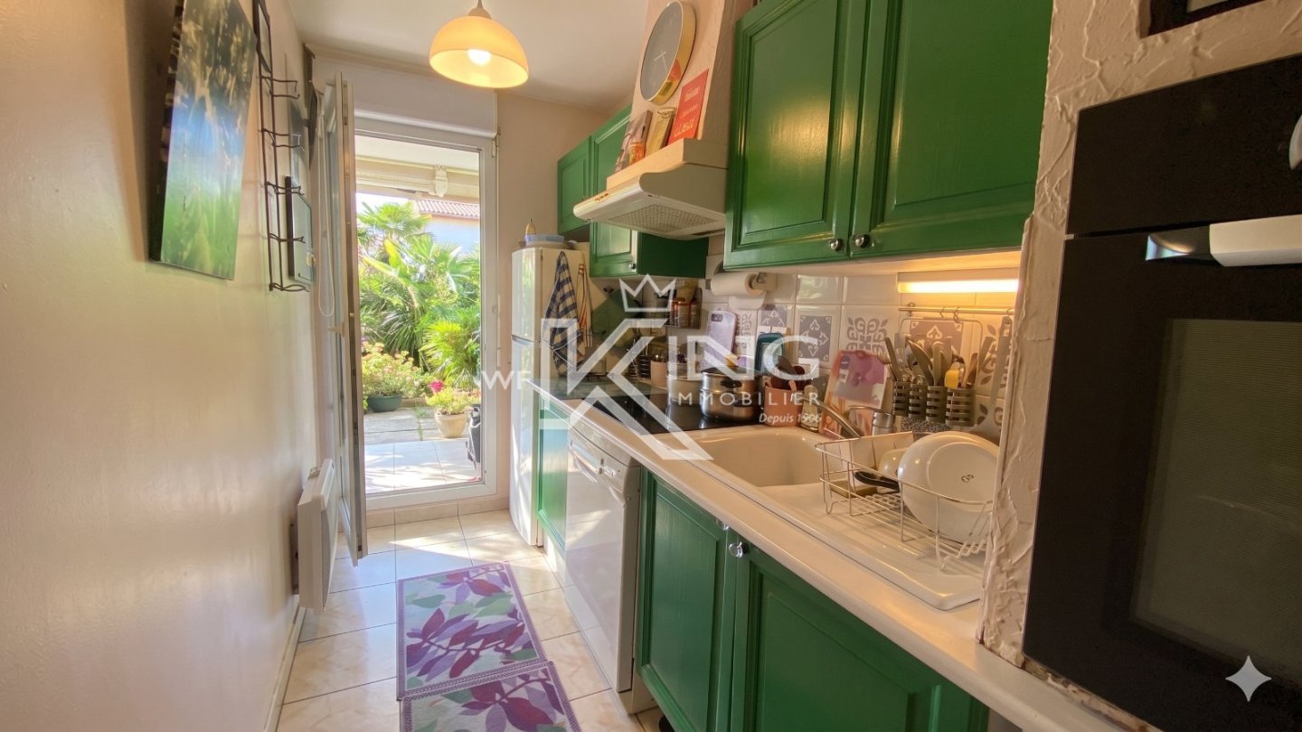 APARTMENT 3 ROOMS FOR SALE - FREJUS - 63.24 m2 - 295 000 &euro;