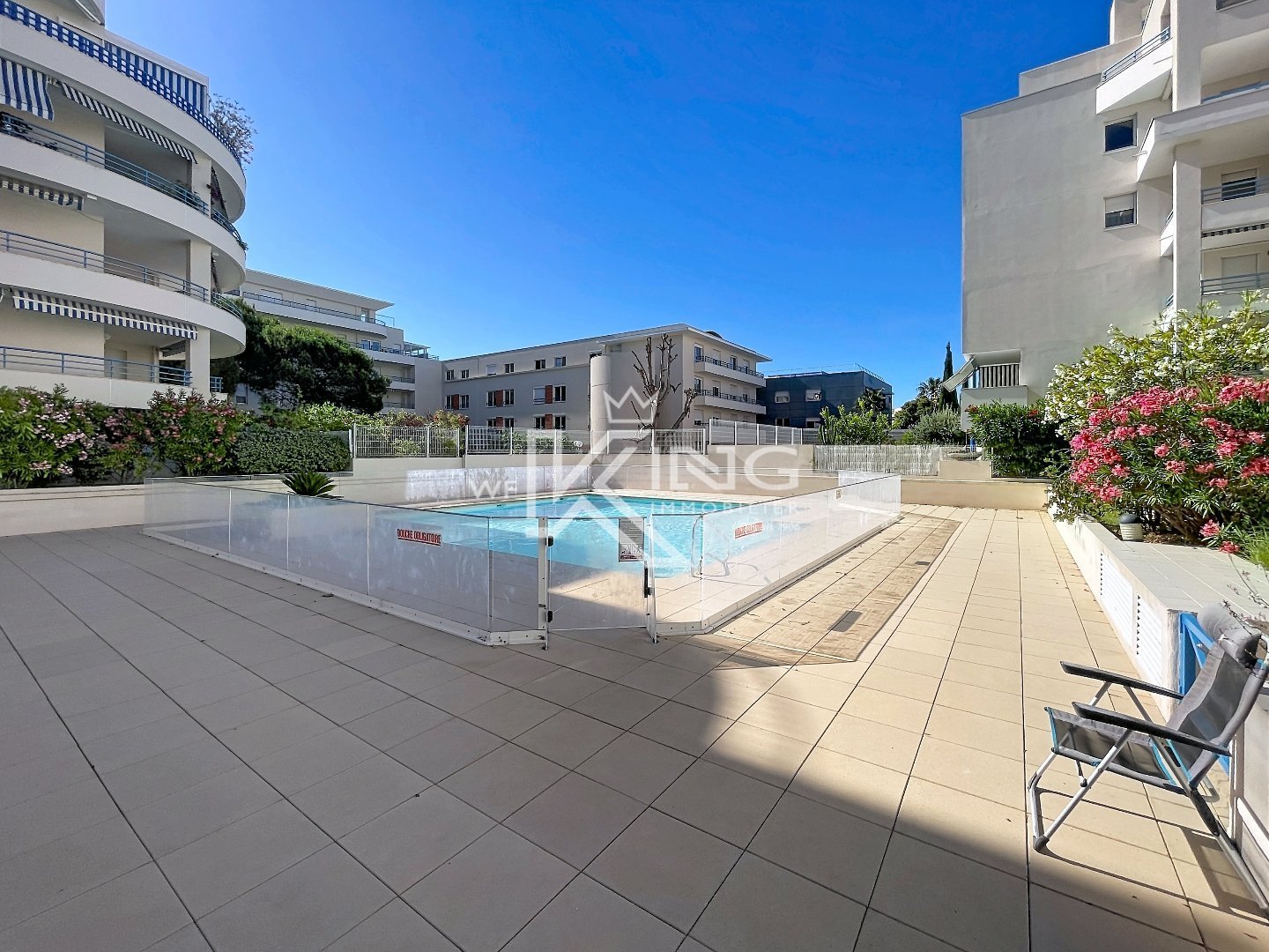 APPARTEMENT T3 54m2 - FREJUS PLAGE - TERRASSE - PISCINE - BOX