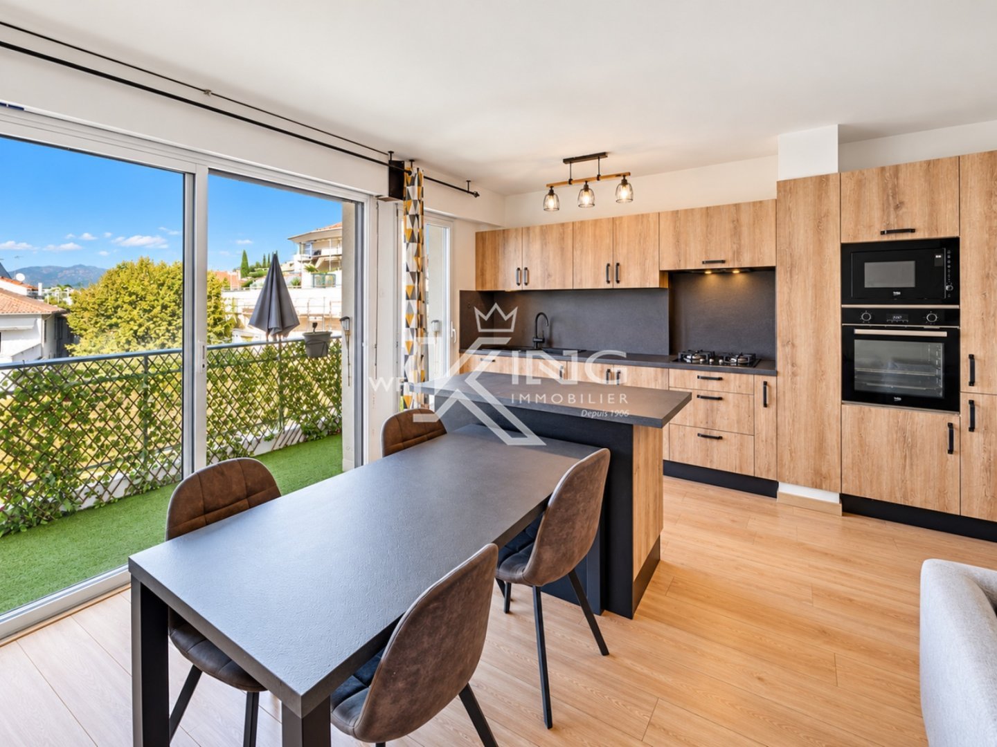 APPARTEMENT T3 A VENDRE - ST RAPHAEL CENTRE VILLE - 71 m2 - 370 000 &euro;