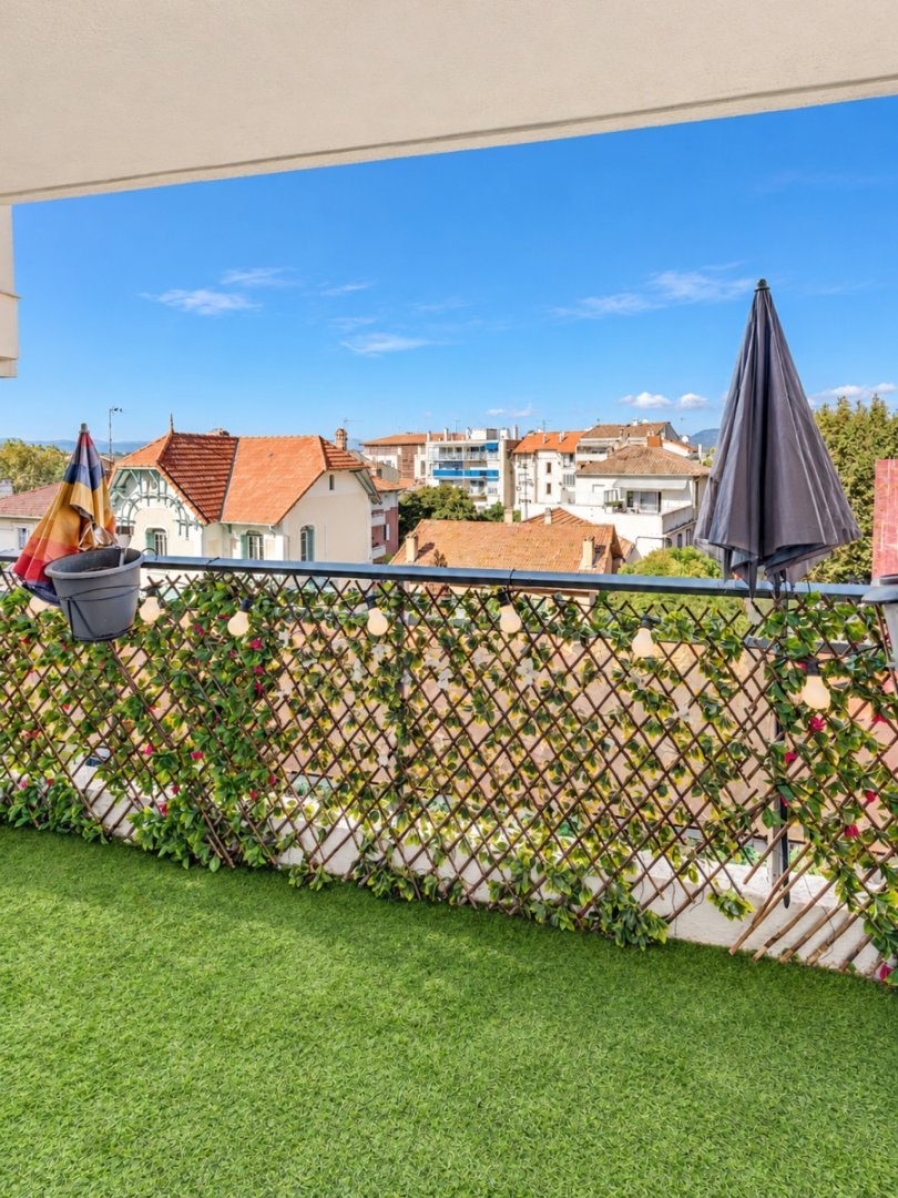 APPARTEMENT T3 A VENDRE - ST RAPHAEL CENTRE VILLE - 71 m2 - 370 000 &euro;
