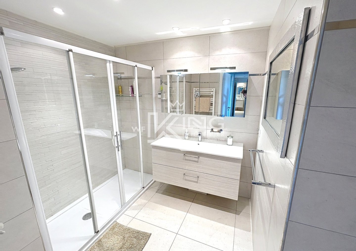 APPARTEMENT TRES RECENT