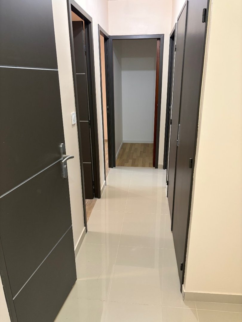 APPARTEMENT T3 77m2 - CAVE - BOX