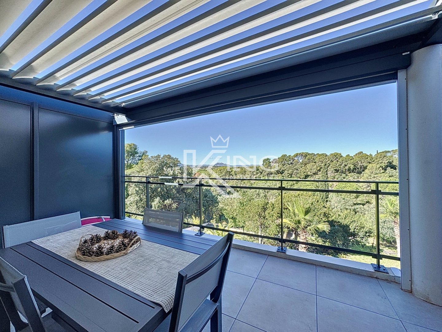 Saint Raphael proche commerce et golf